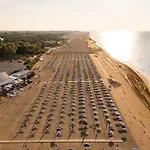Family Friendly Getaway With Pool-beahost * Bibione